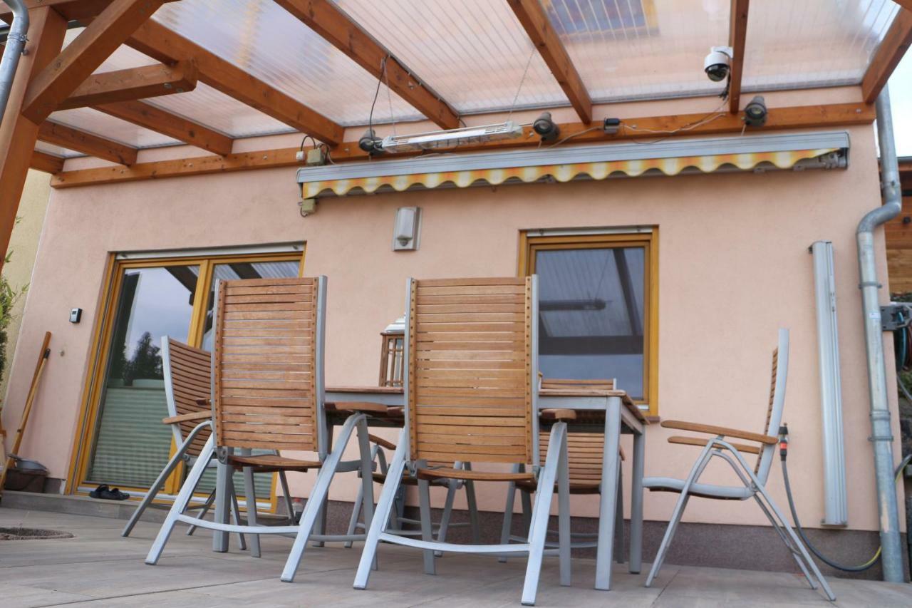 Romantische Ferienwohnung Mit Fantastischem Ausblick, Pool Und Gartensauna Jéna Kültér fotó