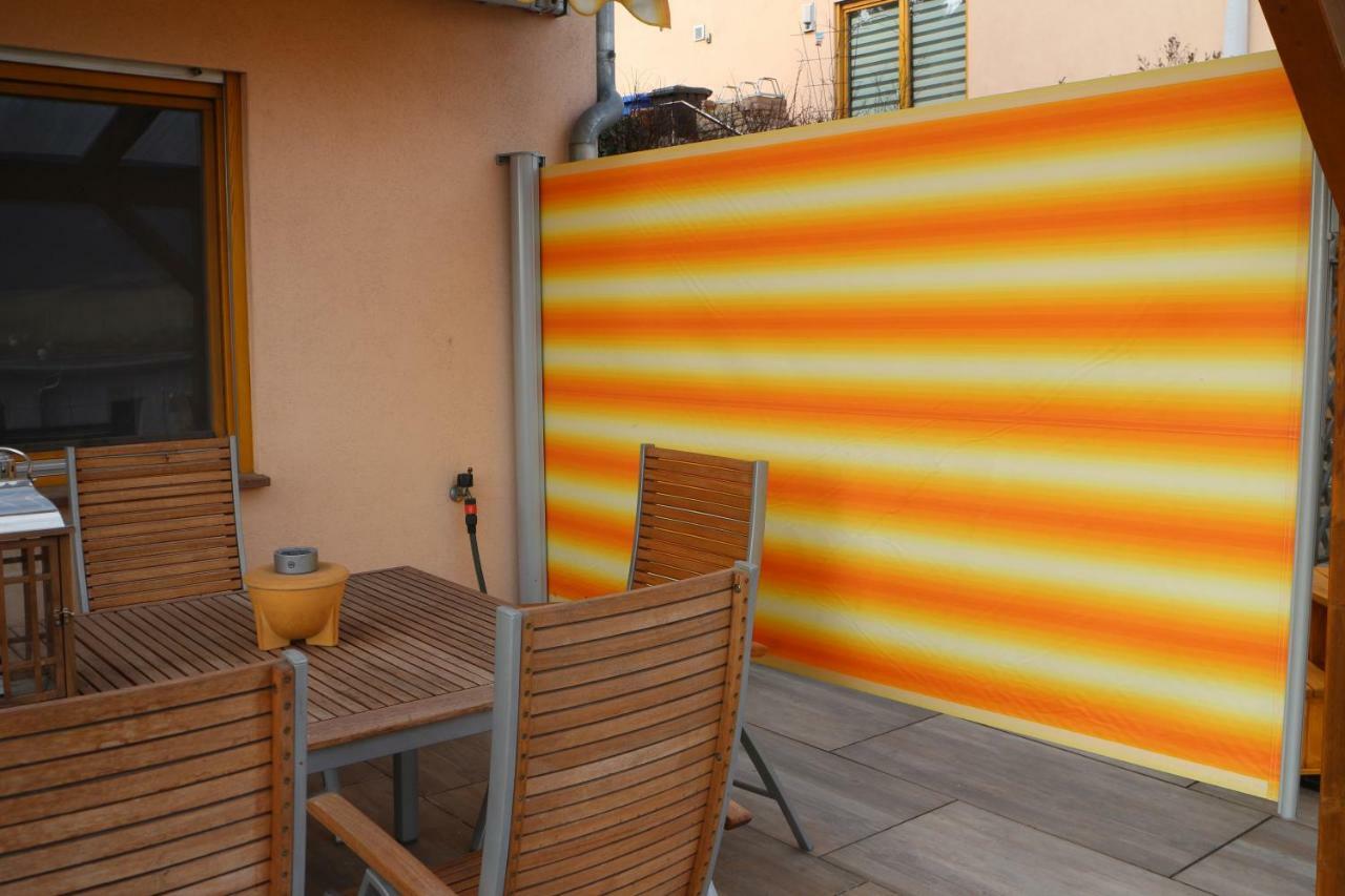 Romantische Ferienwohnung Mit Fantastischem Ausblick, Pool Und Gartensauna Jéna Kültér fotó